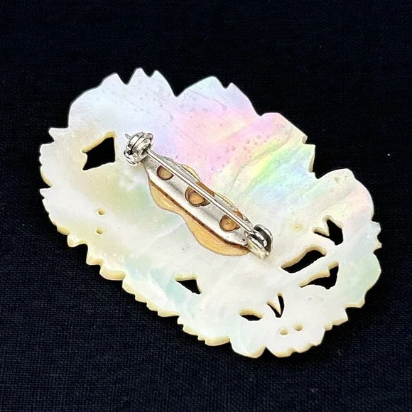 Vintage Mother of Pearl Shimmery Ivory Roses Carved Floral Brooch 1940’s-1950’s - Picture 6 of 8
